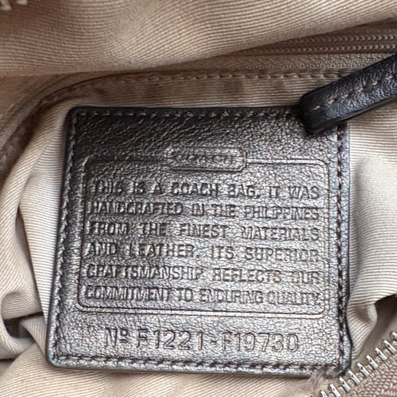 Vintage Y2K Coach Zoe Signature Chain Shoulder Bag | F19730 | Canvas and Leather - Picture 8 of 9